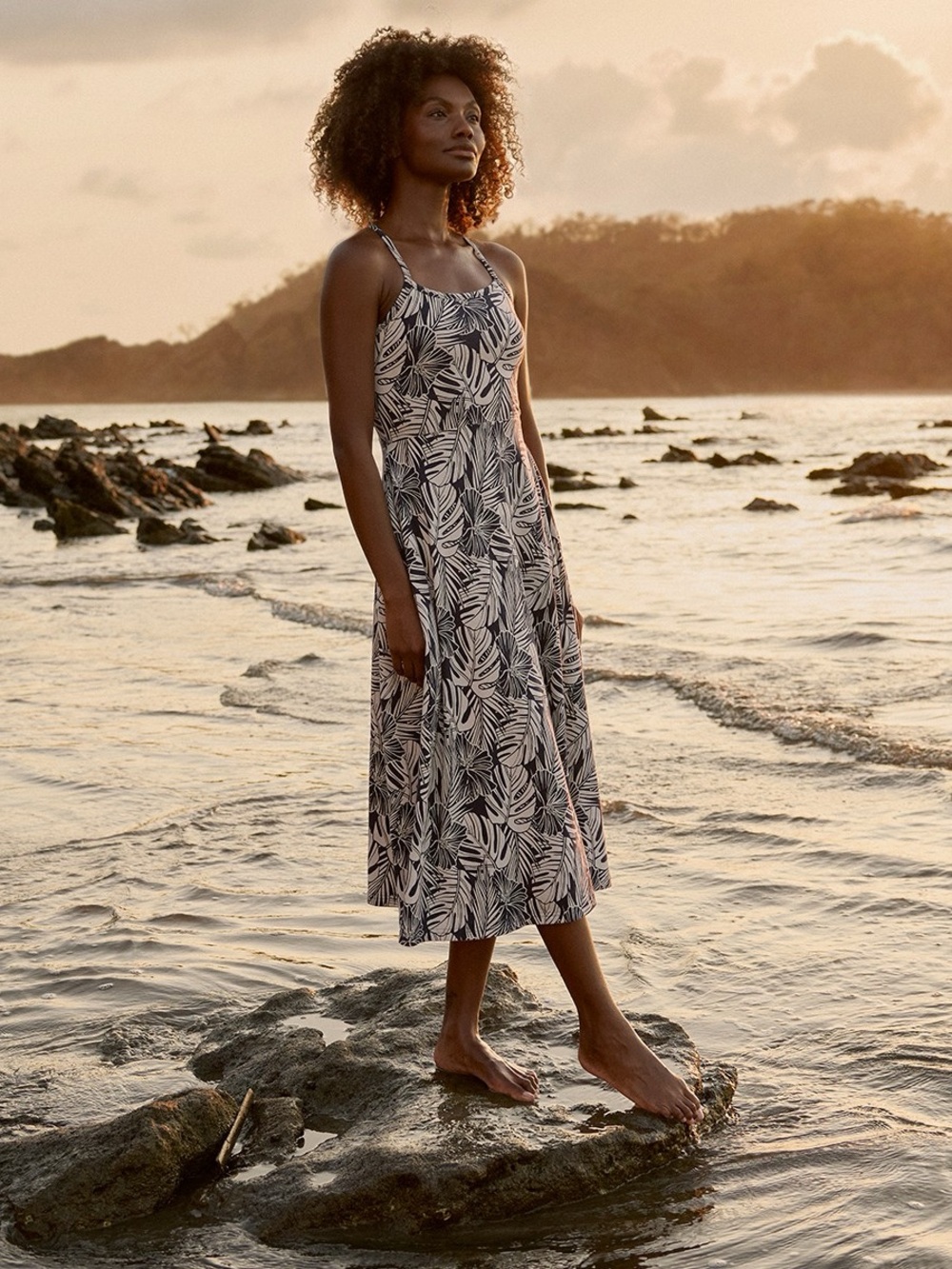 Pact Organic Cotton Fit & Flare Strappy Midi Dress – Tropical Botanical Print